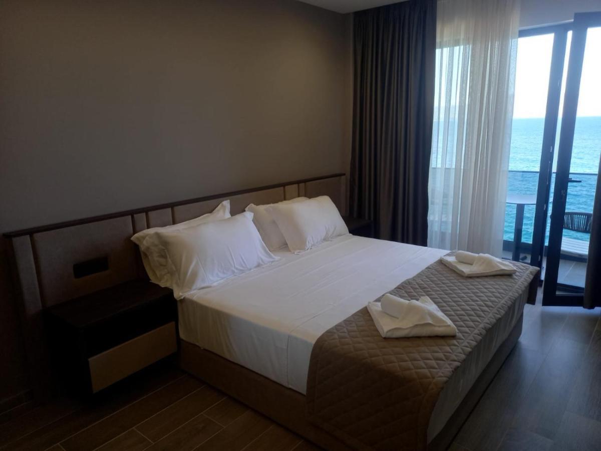 Joelle Premium Hotel Saranda Extérieur photo